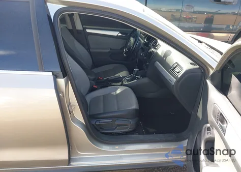 2016 Volkswagen Jetta Hybrid Sel Premium z USA, uszkodzony, nr VIN 3VW637AJ0GM271419